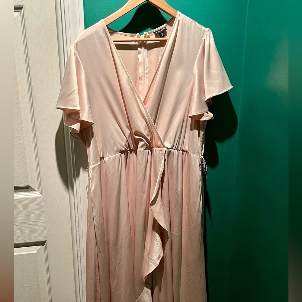 NWT Elegant Champagne Floor Length Dress from Torrid Size 20